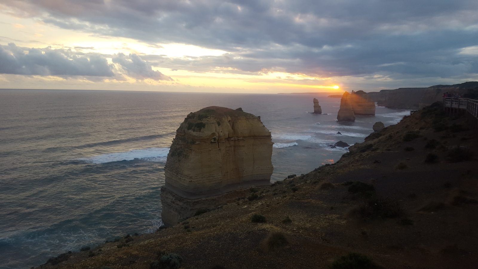 12 Ap&ocirc;tres coucher soleil