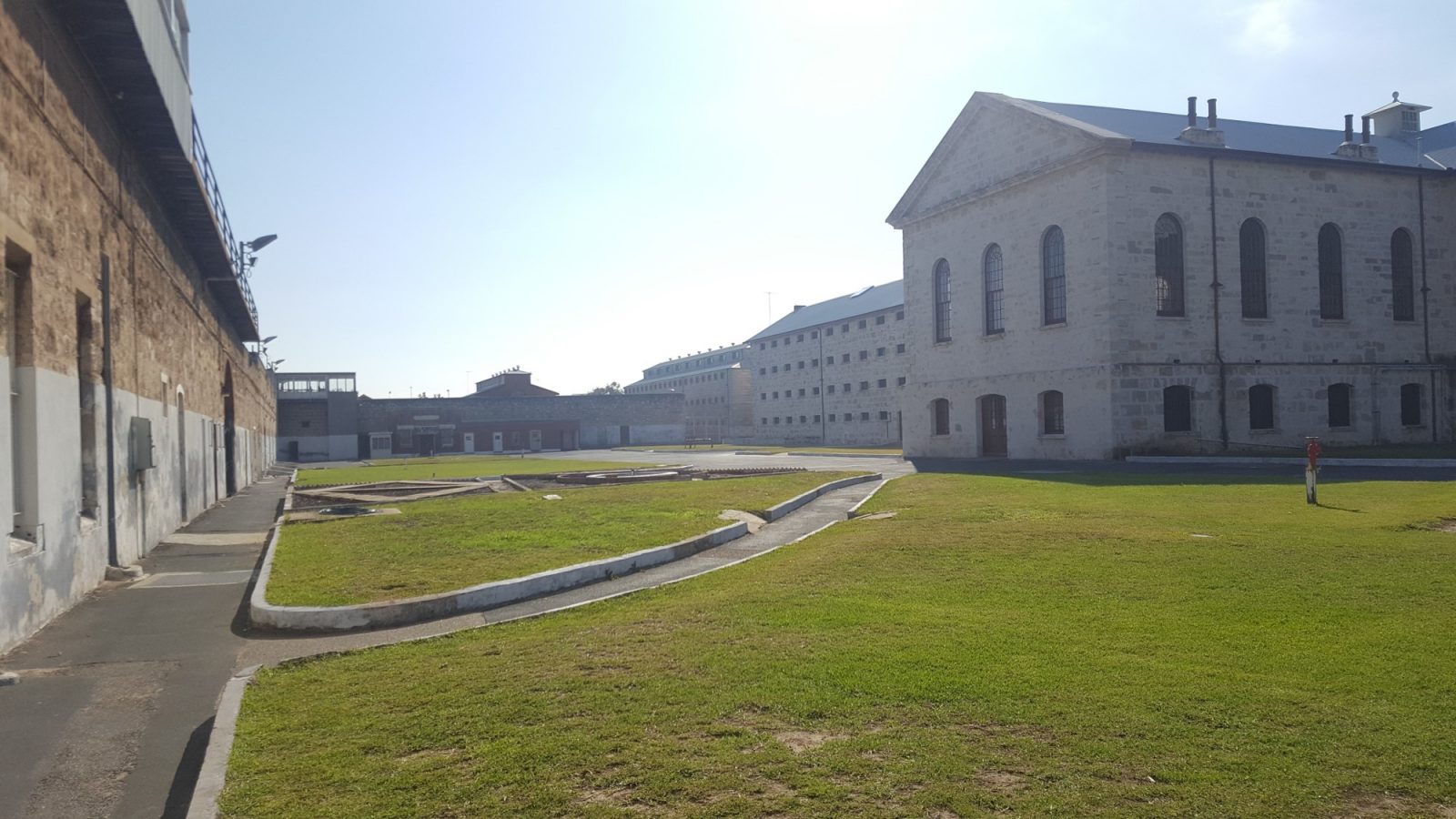 Entr&eacute;e cour int&eacute;rieure